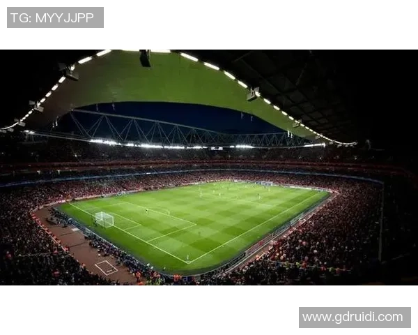 英超激战：多特蒙德大胜利物浦点球大战瞬间点燃全场激情